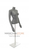 Busto donna grigio con braccia e base