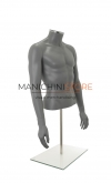 Busto uomo grigio con braccia e base da banco