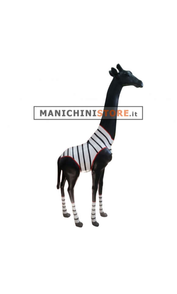 Giraffe for shop window staging - STYLIZED