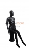 Rental of 1 seated female mannequin with egg head - black